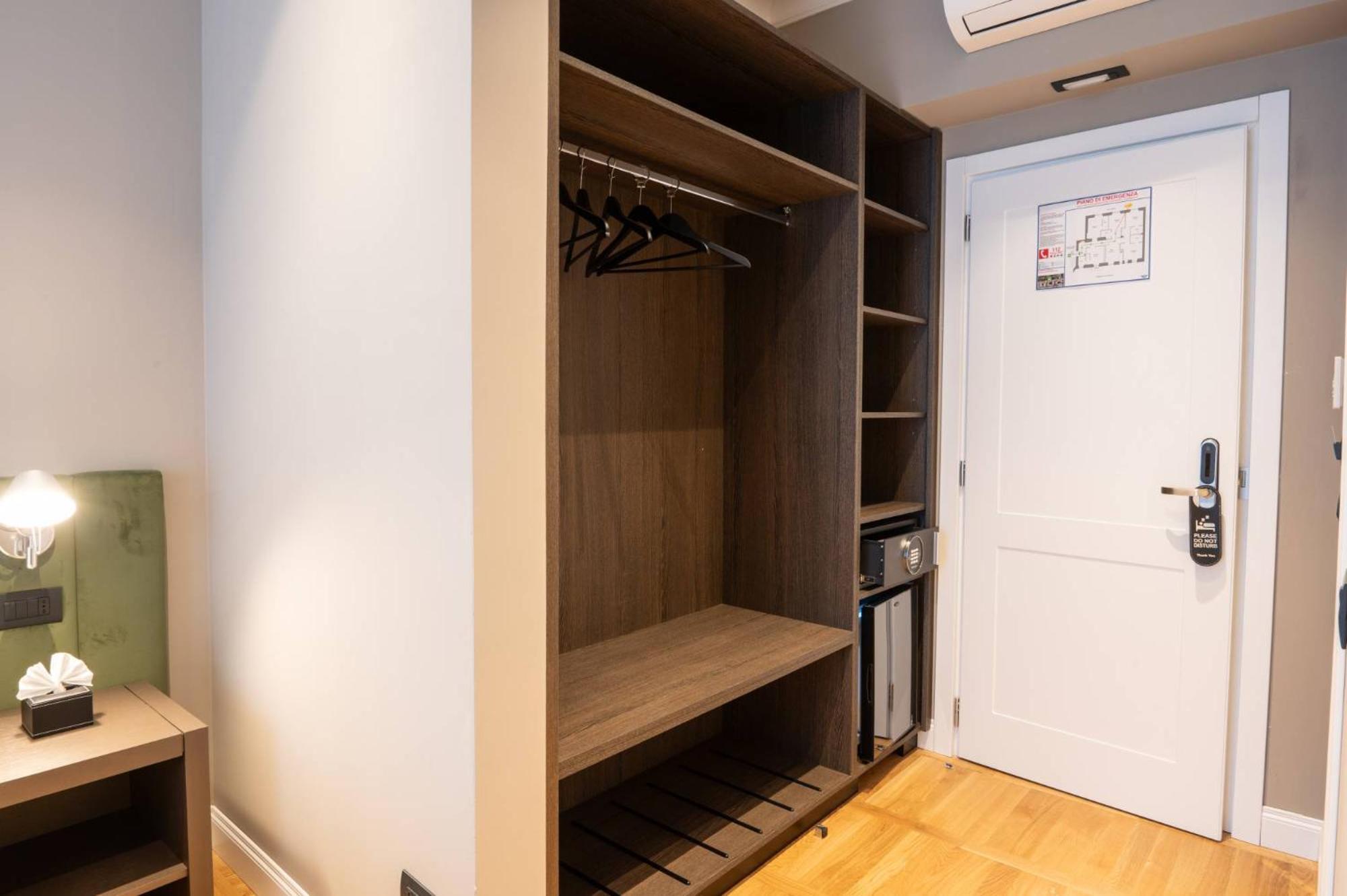 Domus 213 Guest House Рим Екстериор снимка